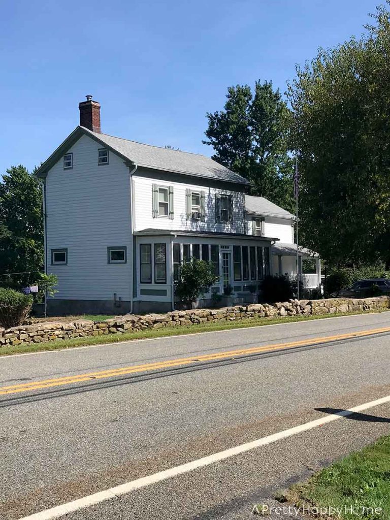 colonial farmhouse exterior my home could be in a movie