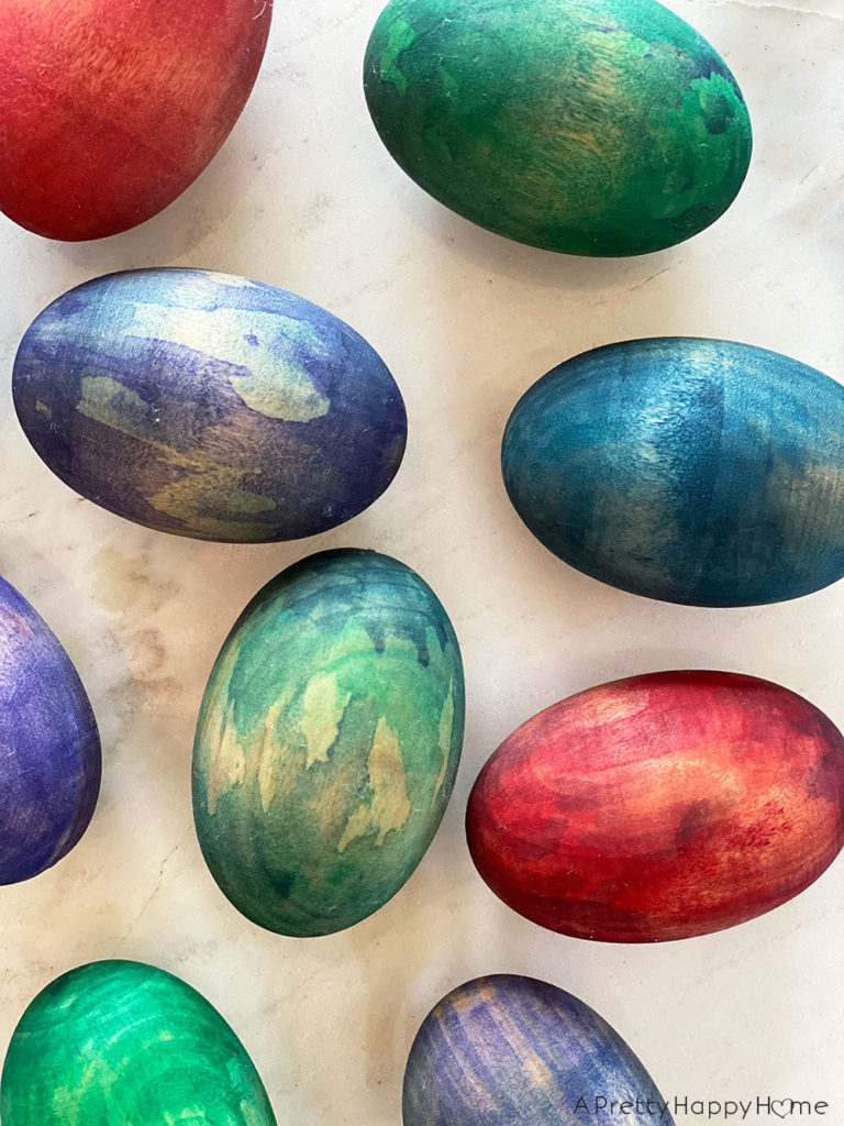 How to Paint Wooden Easter Eggs