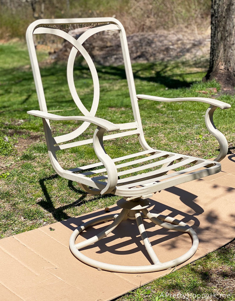 swivel outdoor chair before makeover