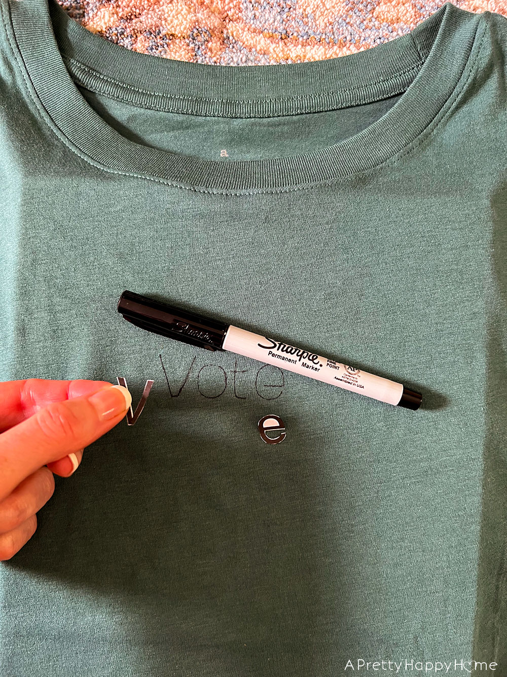 Embroidered T-shirt DIY