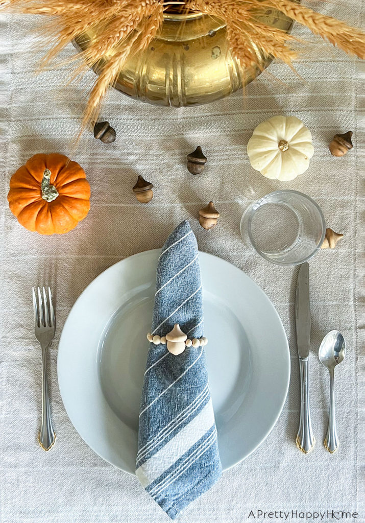 13 diy fall decor ideas diy acorn napkin ring