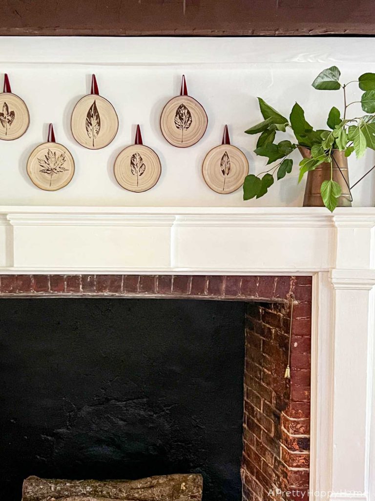 13 diy fall decor ideas leaf stamped wood rounds