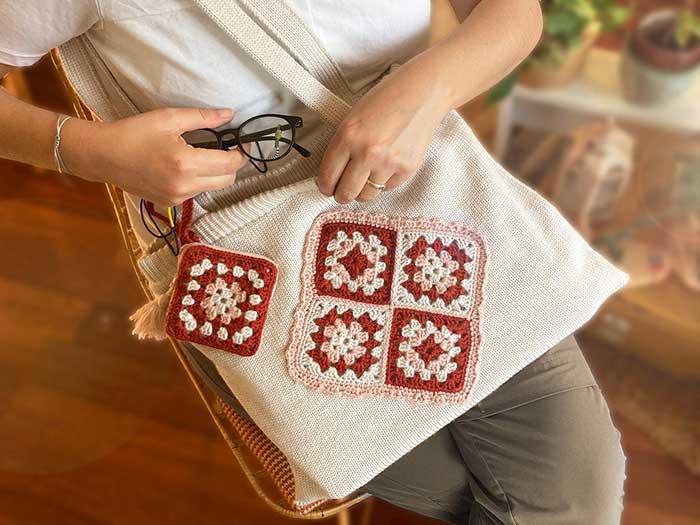 granny square tote bag from talkingloves etsy shop on the happy list