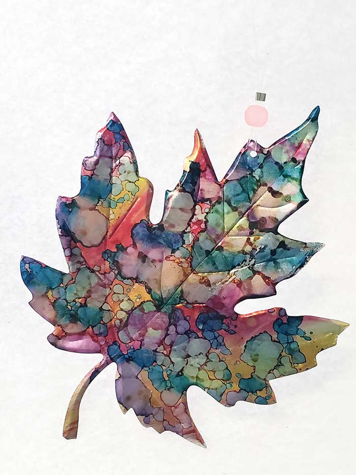 leaf ornament from recycled aluminum cans from etsy shop luckydogstudio beautiful christmas ornaments