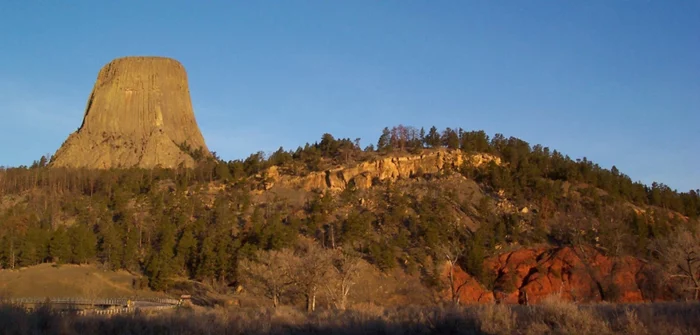 East face of devil's tower in wyoming, a large rock protection with columnar jointing